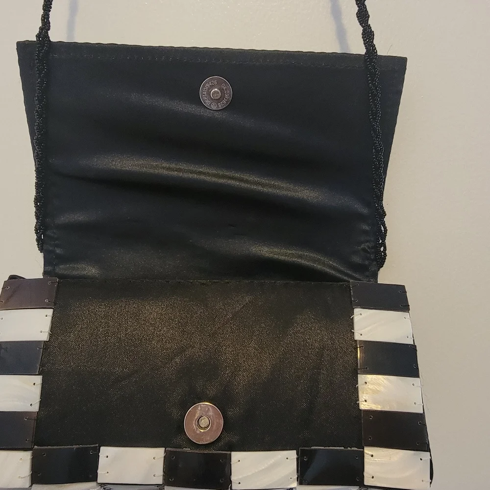 Evening Shell Purse - Picture 2 of 4